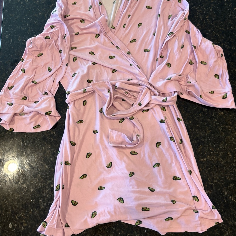 Wallflower Light Pink Avocado Patterned Robe - Picture 2 of 6